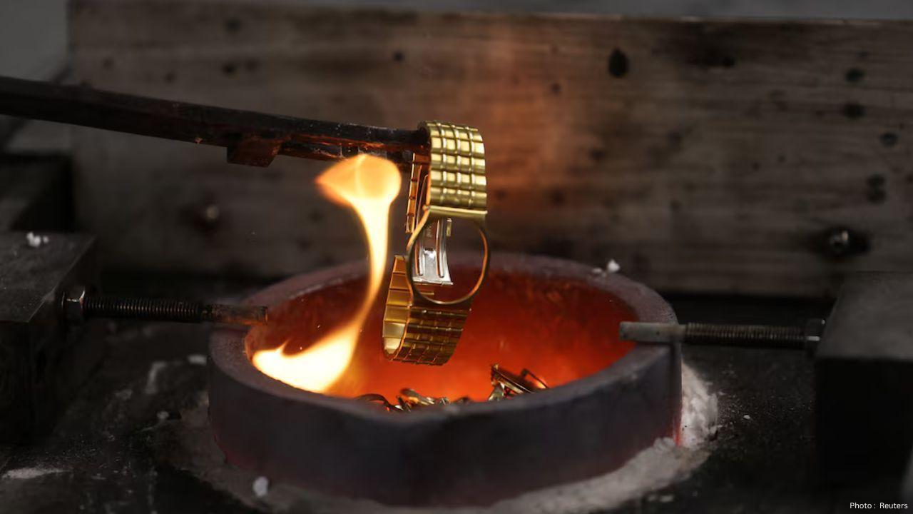 Gold Rush Drives Some Vintage Luxury Watches Toward the Melting Pot