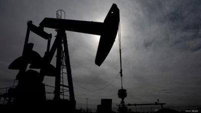 Oil Prices Fall as Strait of Hormuz Reopens and Supply Returns to Global Markets