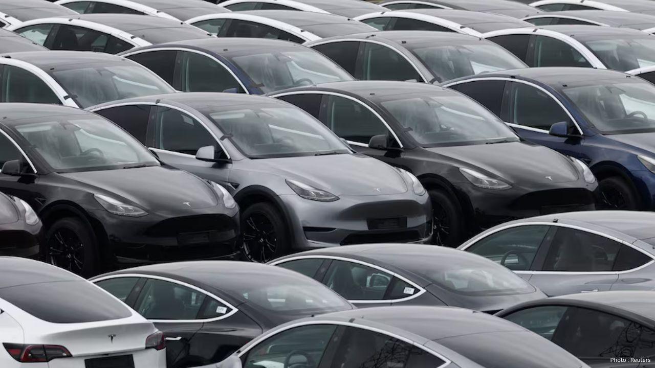 Europe’s EV Boom Lifts Car Sales as Chinese Brands Gain Ground