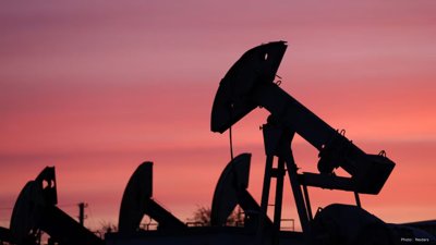 Oil Prices Edge Higher as Markets Wait for Strait of Hormuz Supply Recovery