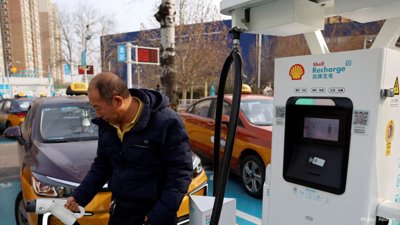 China Turns to Electric Taxis to Reduce Impact of Strait of Hormuz Oil Disruptions