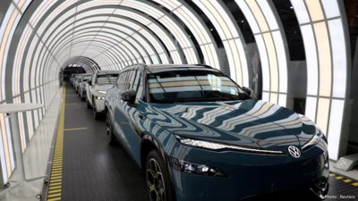 Volkswagen Drops 2026 Sales Growth Forecast as Profit Falls and Restructuring Looms