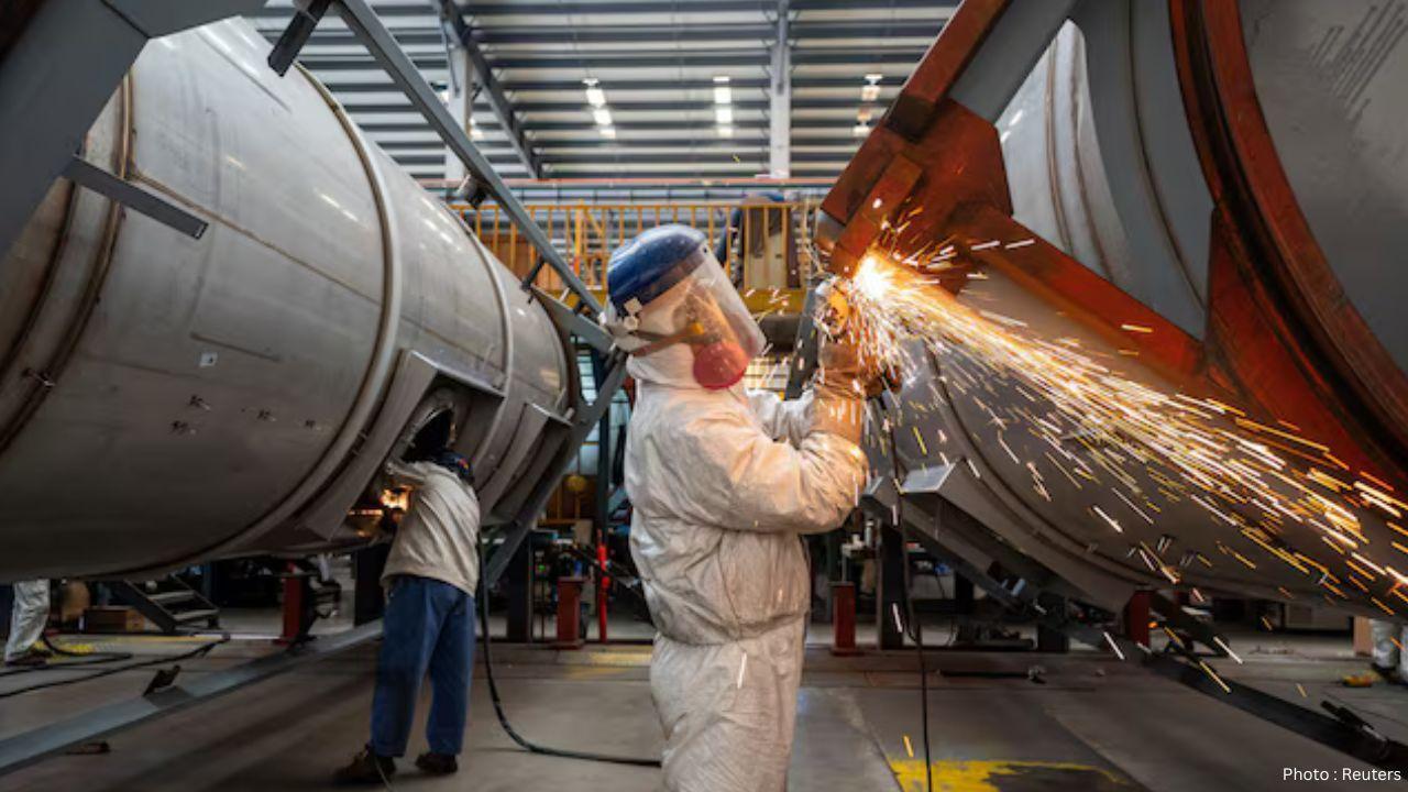 China's Industrial Profit Growth Slows in June Despite Strong Export Performance