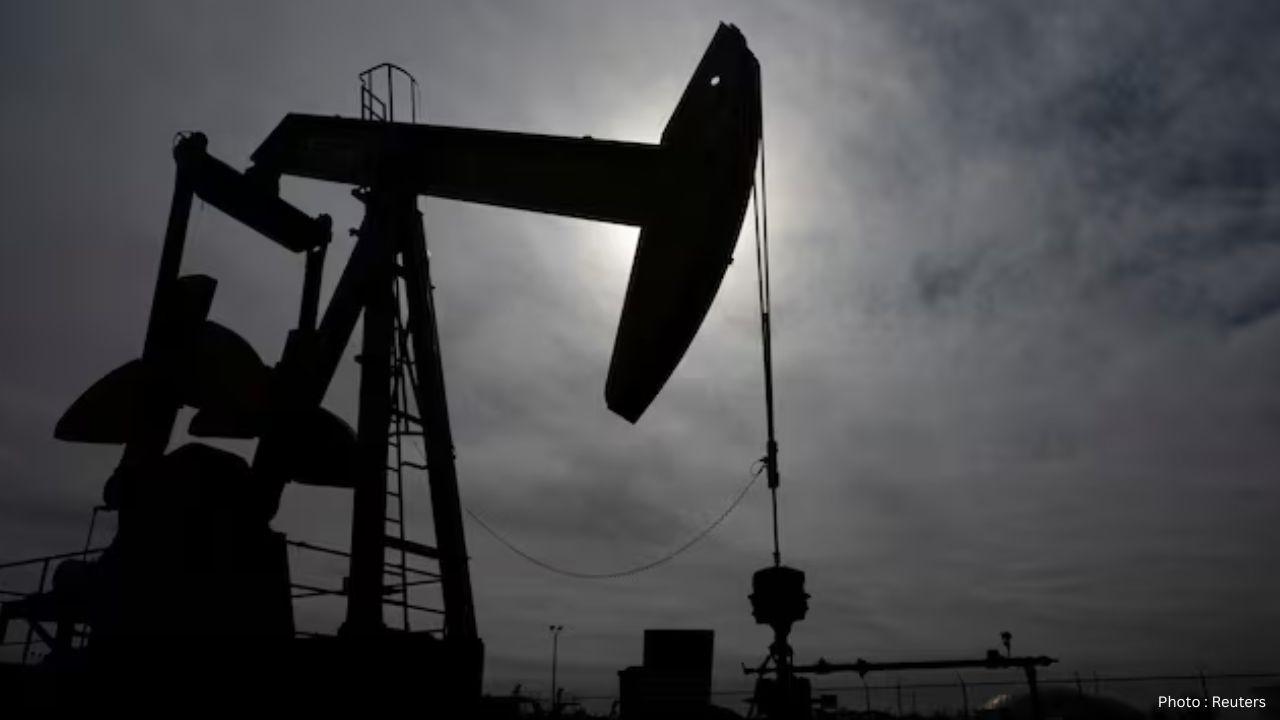 Oil Prices Ease as Weak Demand Outlook Offsets Middle East Supply Risks