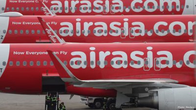 Malaysia Monitors AirAsia Finances as Rivals Discuss Route Takeover