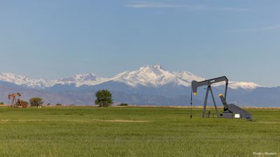 Oil Prices Fall as US Crude Stocks Rise, Middle East Disruptions Support Prices