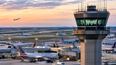 US Air Traffic System Faces Problems From Aging Technology and Delayed Upgrades