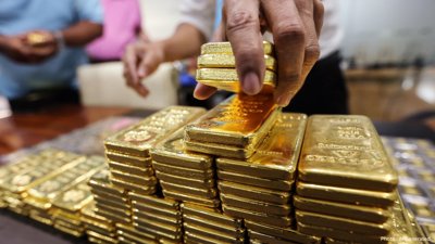 Gold Rises as Softer US Inflation Reduces October Fed Hike Bets