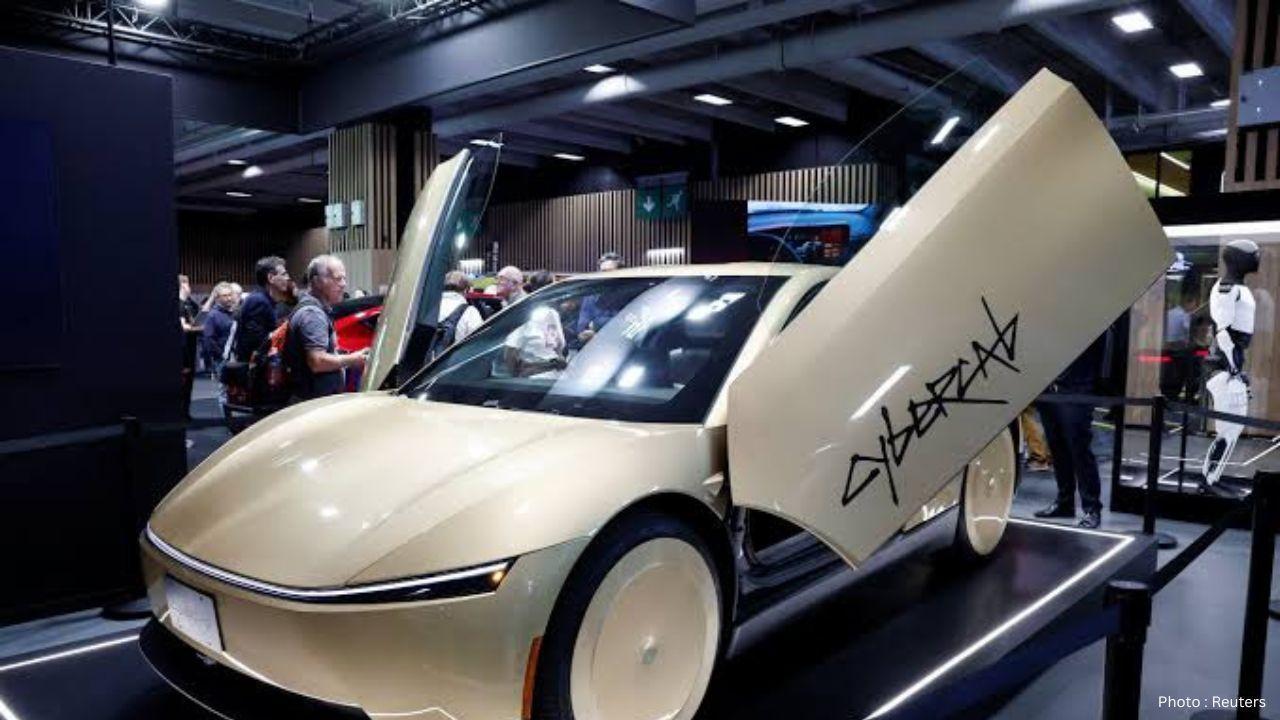 Tesla Cuts 2026 Spending Forecast as Musk Explores SpaceX Deal