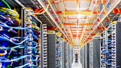 Verizon Raises Annual Forecast After $2 Billion AI Deal With Amazon Web Services